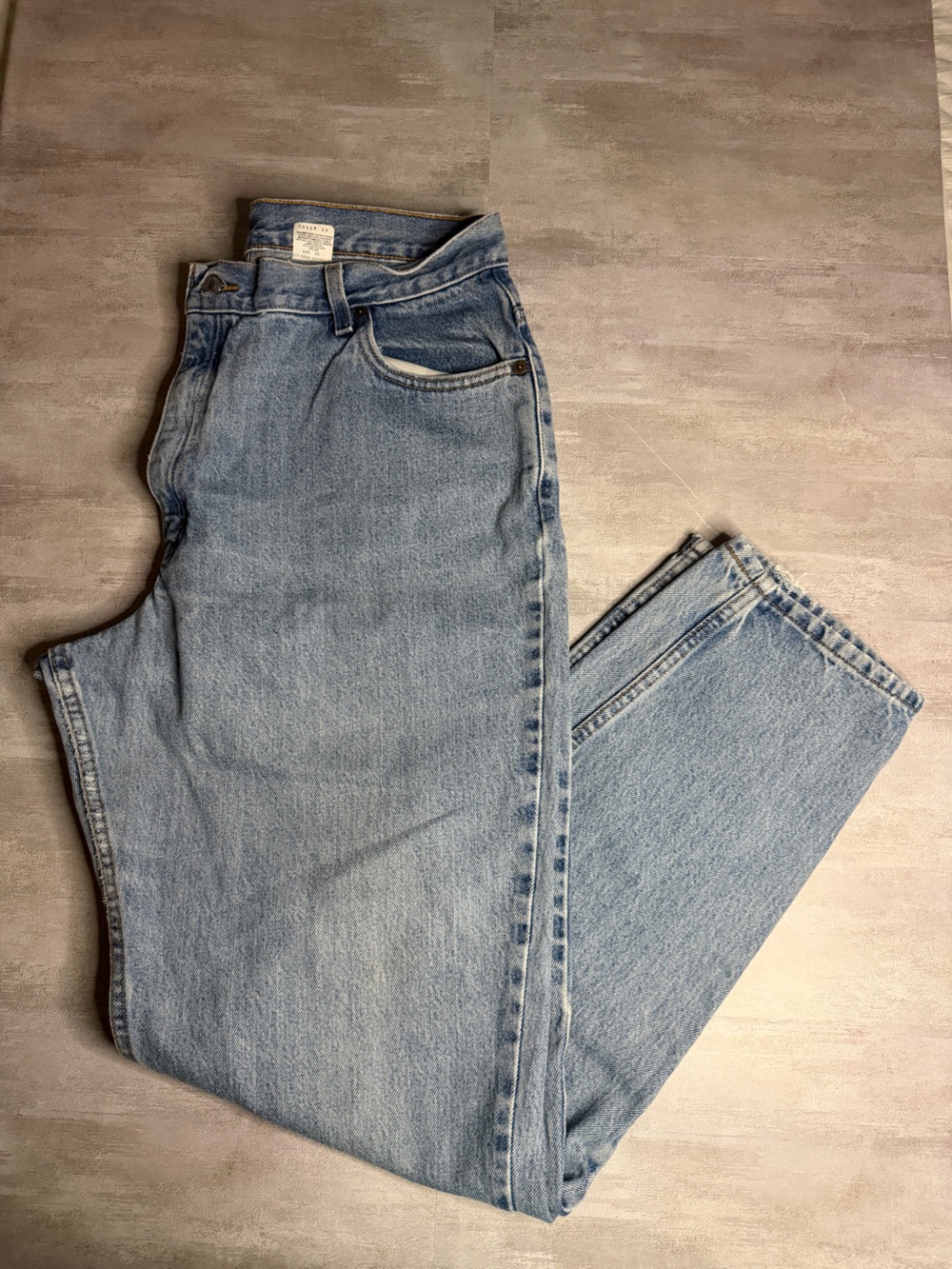 Levi's Women's Straight Leg Jeans in Light Wash Blue